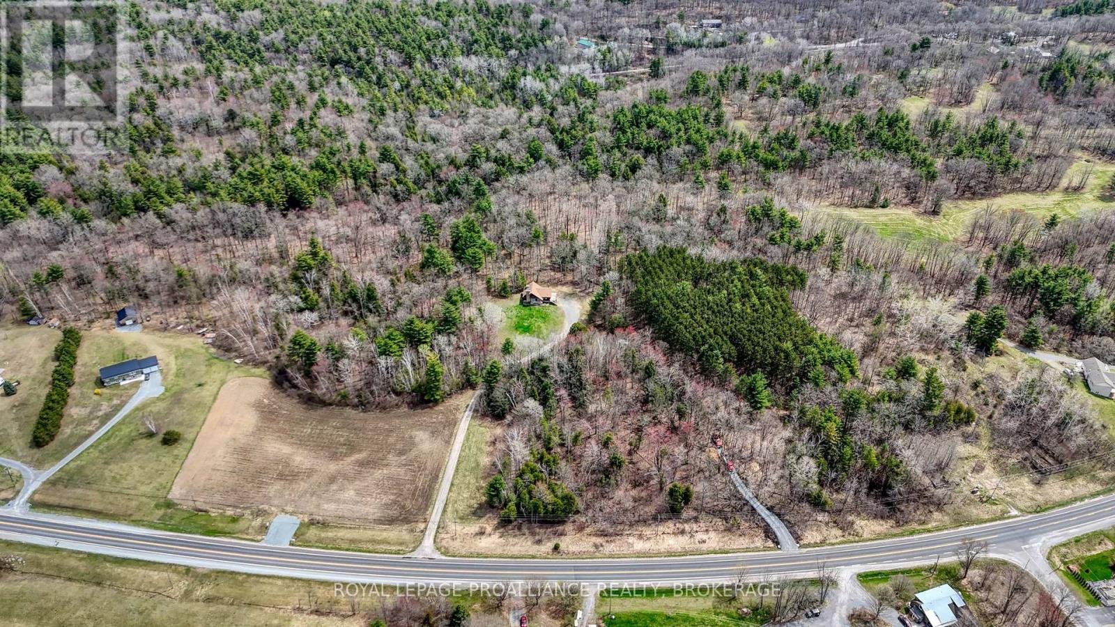 7558 Highway 38, South Frontenac, Ontario  K0H 2W0 - Photo 45 - X12126389