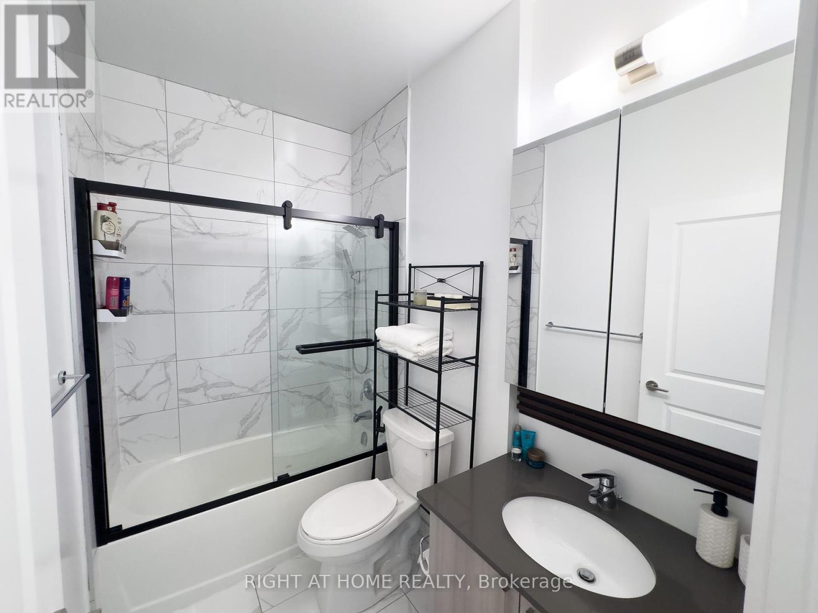 Ph2804 - 1455 Celebration Drive, Pickering, Ontario  L1W 0C3 - Photo 3 - E12126334
