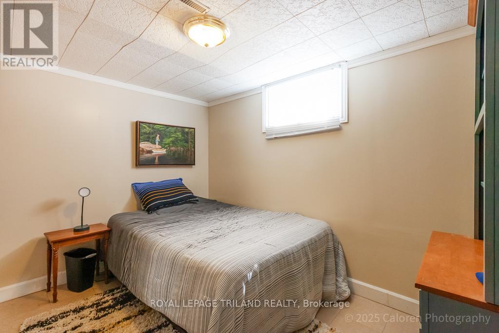 Photo 22 of 31 for 1693 Moffatt Avenue