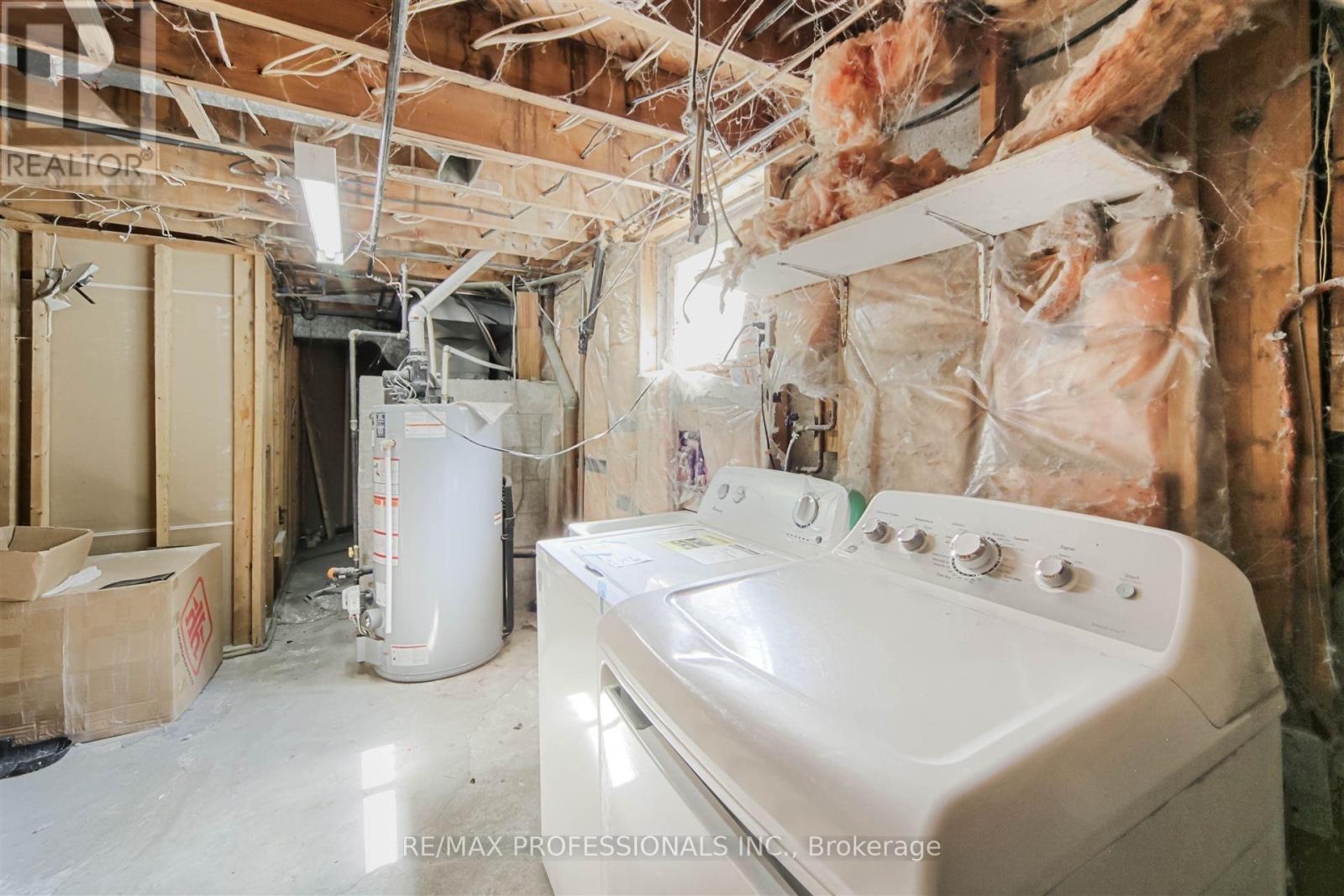 957 Beechwood Avenue, Mississauga, Ontario  L5G 4E3 - Photo 20 - W12126352