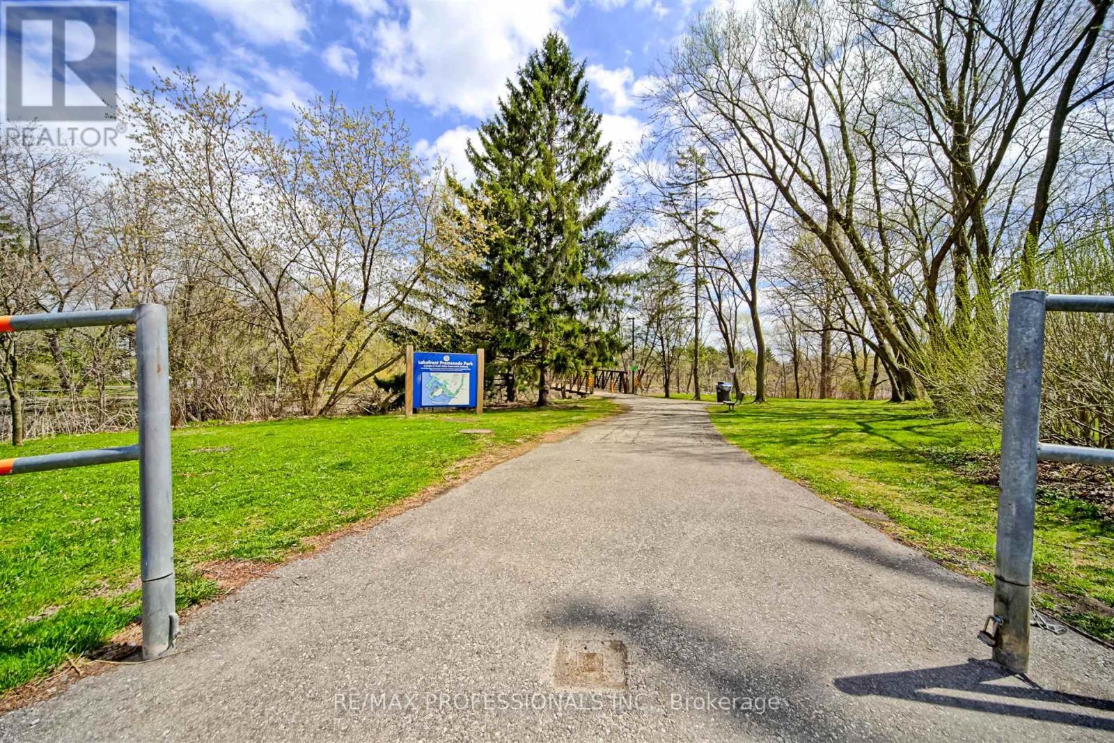 957 Beechwood Avenue, Mississauga, Ontario  L5G 4E3 - Photo 26 - W12126352