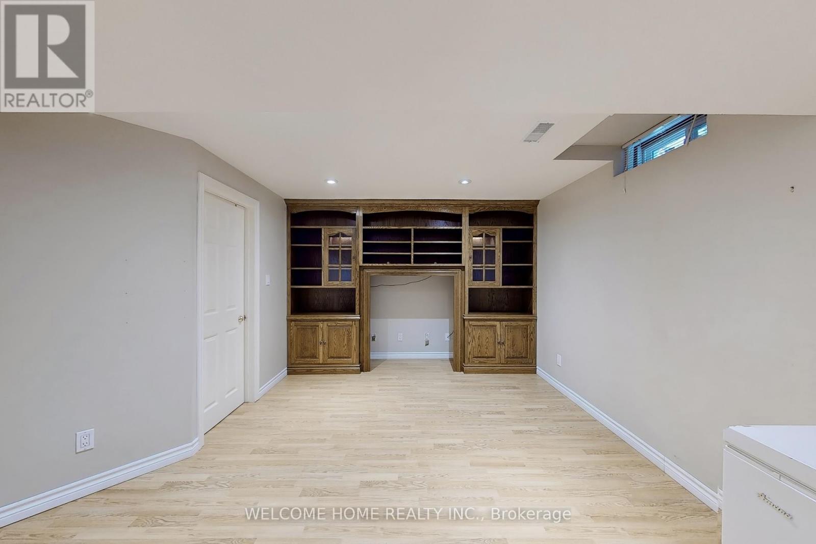 6079 Leeside Crescent, Mississauga, Ontario  L5M 5K6 - Photo 32 - W12126364