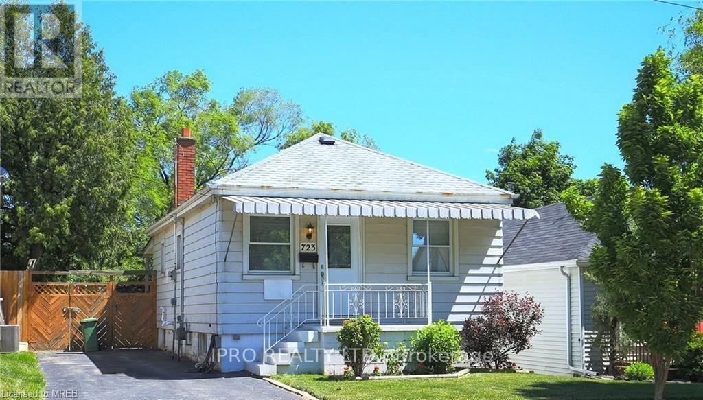 723 Rennie Street, Hamilton, Ontario  L8H 3R3 - Photo 1 - X12126360