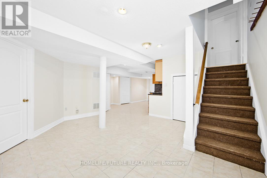 294 Mcbride Crescent, Newmarket, Ontario  L3X 2W3 - Photo 15 - N12126112