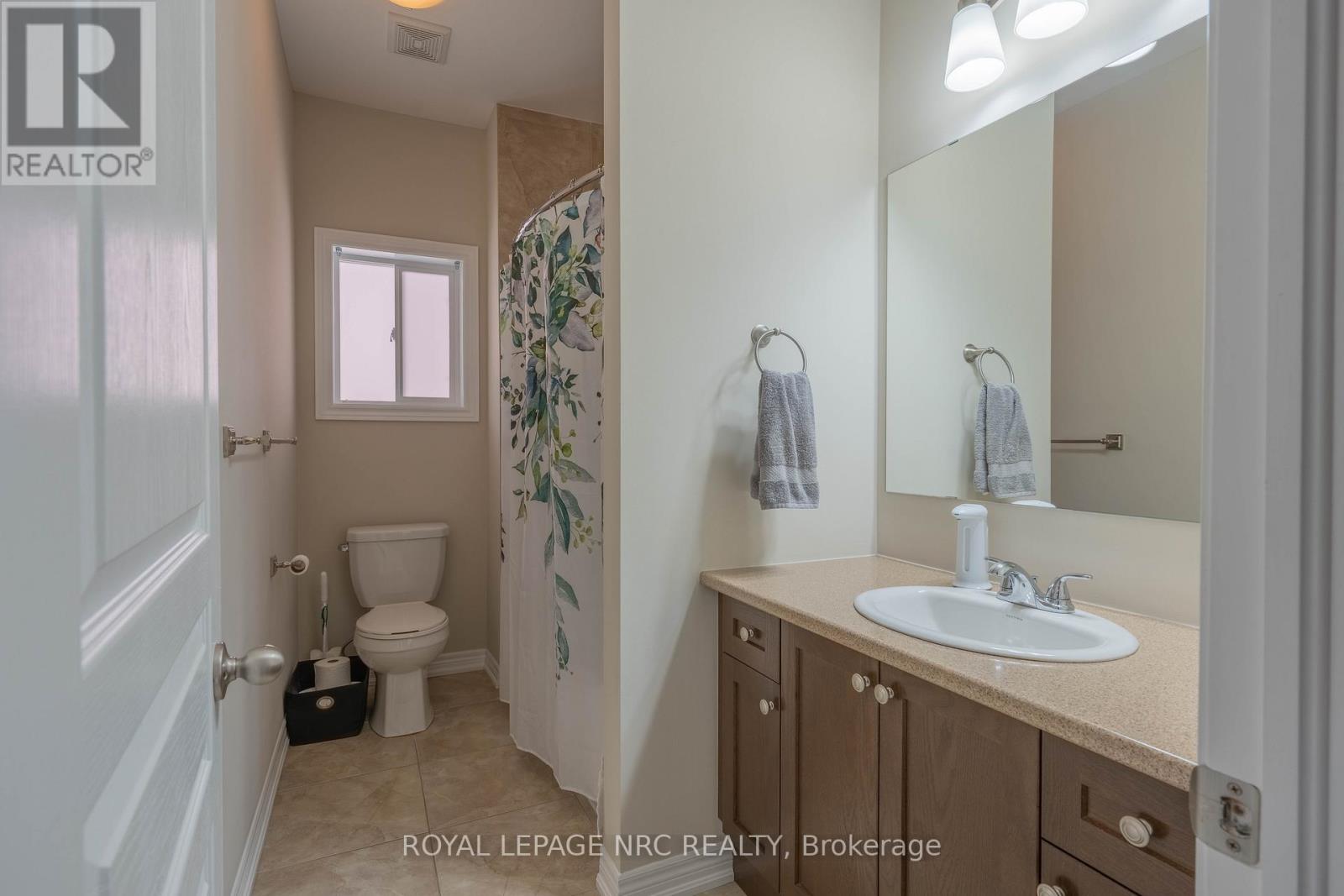 8956 Tristar Crescent, Niagara Falls, Ontario  L2G 0E6 - Photo 17 - X12126411