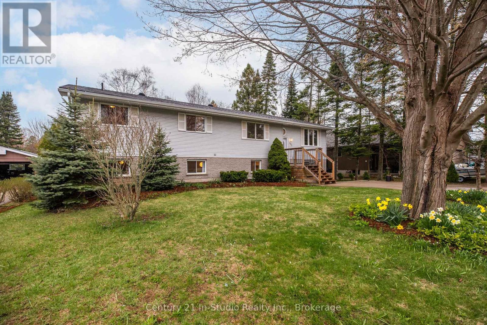 Property at 550 MCNABB STREET image 3