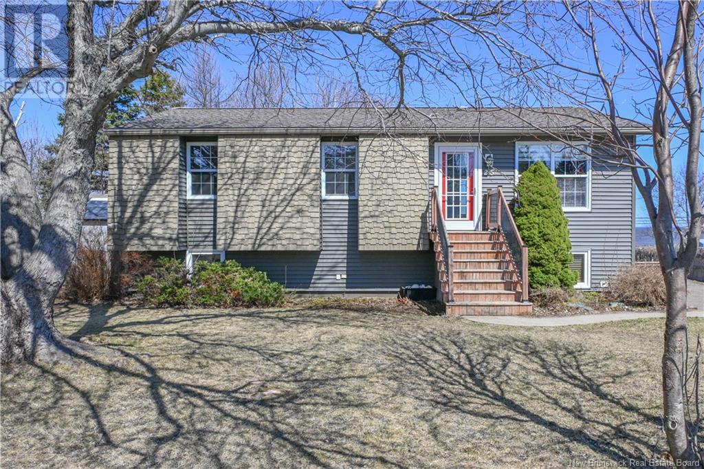 25 rue des Robins E. Street, caraquet, New Brunswick