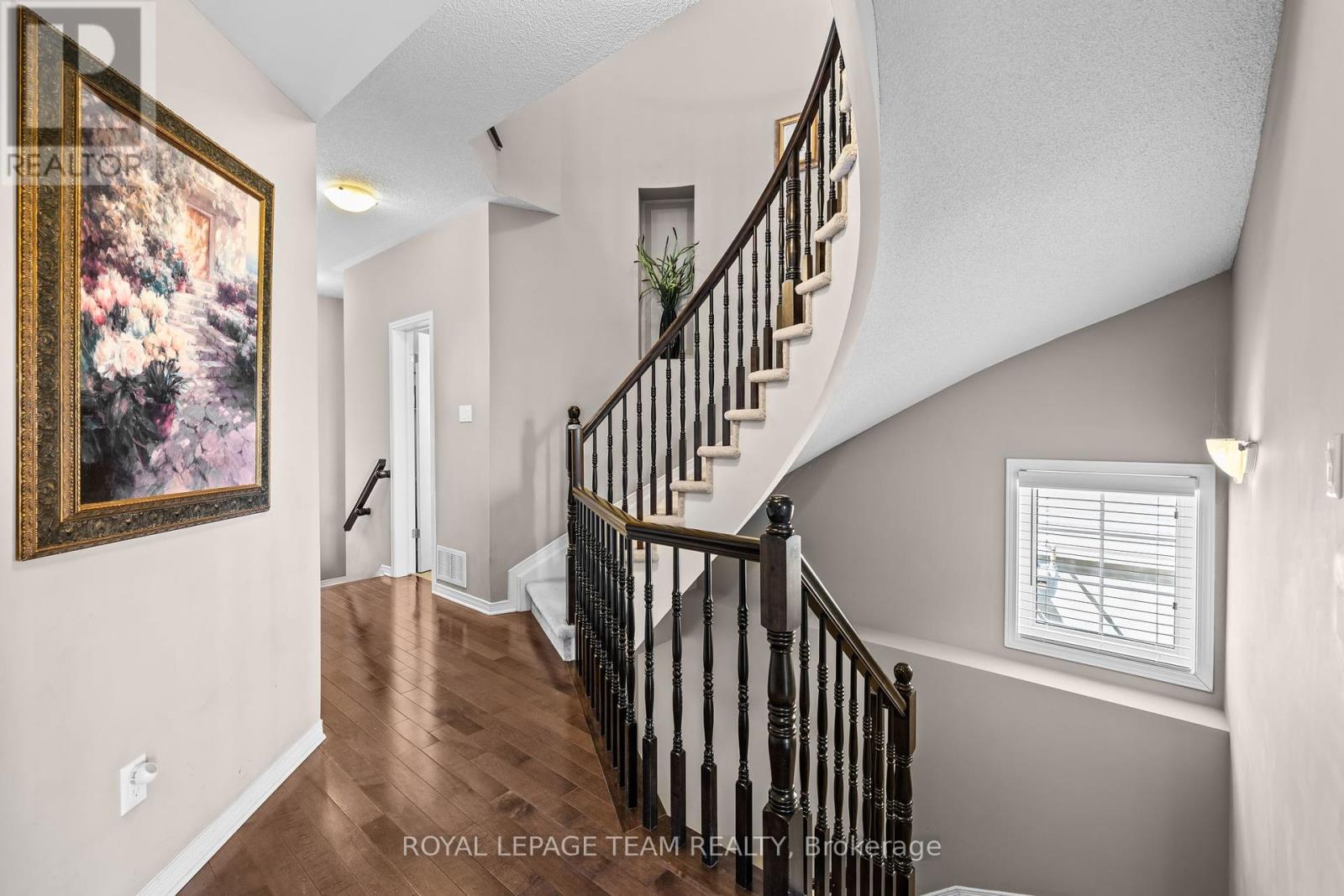 Property at 938 TOROVIN PRIVATE AVENUE image 3