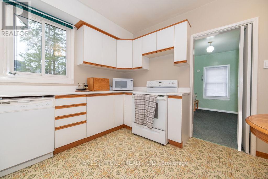 62 Parkdale Avenue, Deep River, Ontario  K0J 1P0 - Photo 14 - X12121487