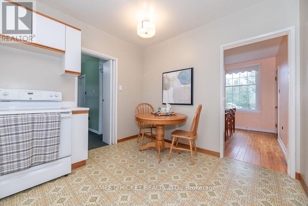 62 Parkdale Avenue, Deep River, Ontario  K0J 1P0 - Photo 16 - X12121487
