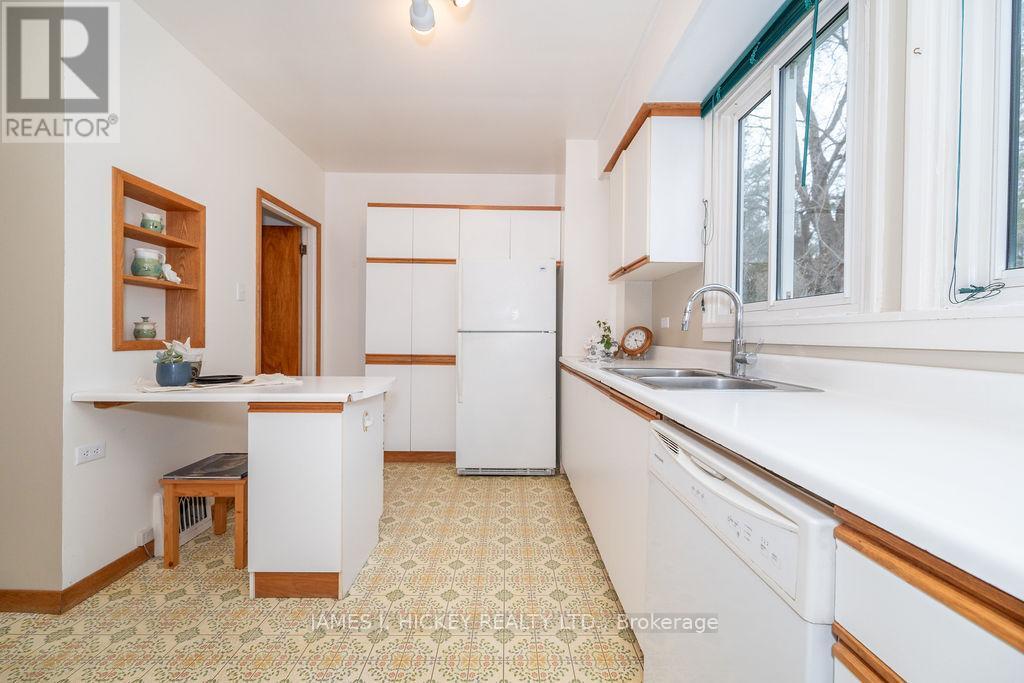 62 Parkdale Avenue, Deep River, Ontario  K0J 1P0 - Photo 15 - X12121487