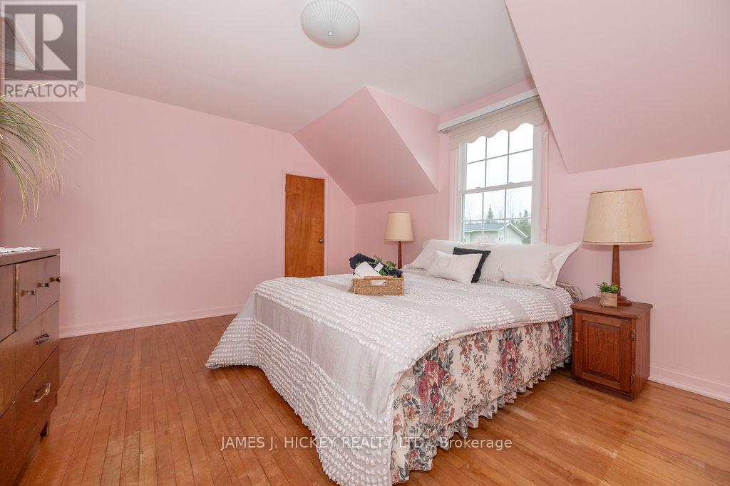 62 Parkdale Avenue, Deep River, Ontario  K0J 1P0 - Photo 24 - X12121487