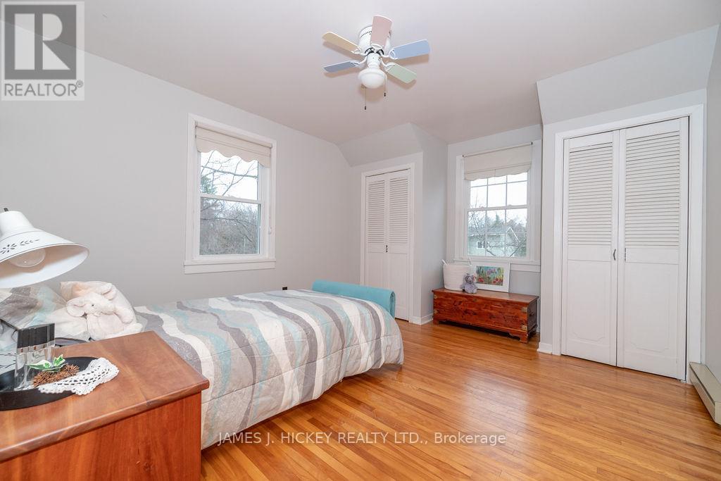 62 Parkdale Avenue, Deep River, Ontario  K0J 1P0 - Photo 32 - X12121487