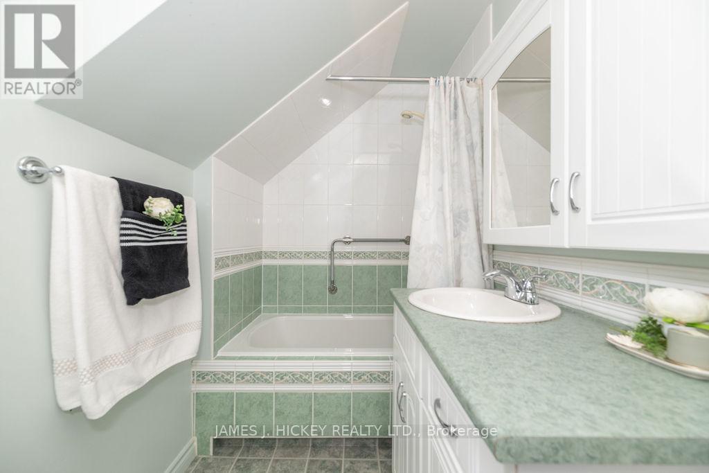 62 Parkdale Avenue, Deep River, Ontario  K0J 1P0 - Photo 37 - X12121487
