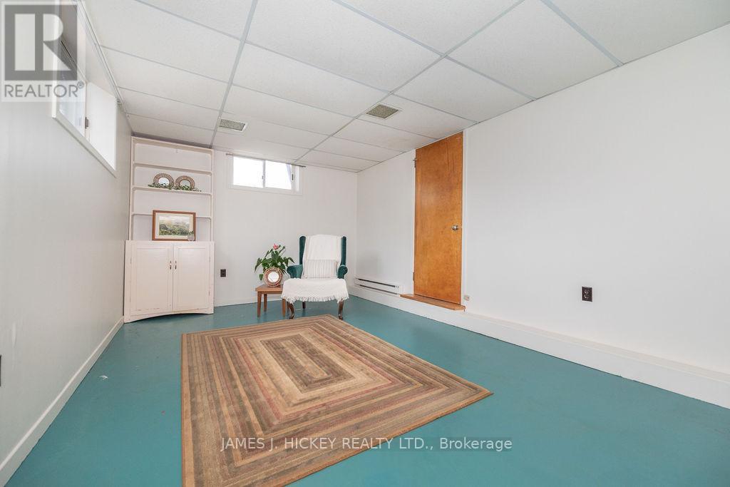 62 Parkdale Avenue, Deep River, Ontario  K0J 1P0 - Photo 39 - X12121487