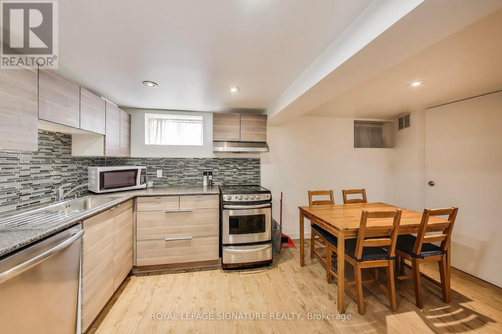 129 Tiago Avenue, Toronto, Ontario  M4B 2A6 - Photo 14 - E12126405