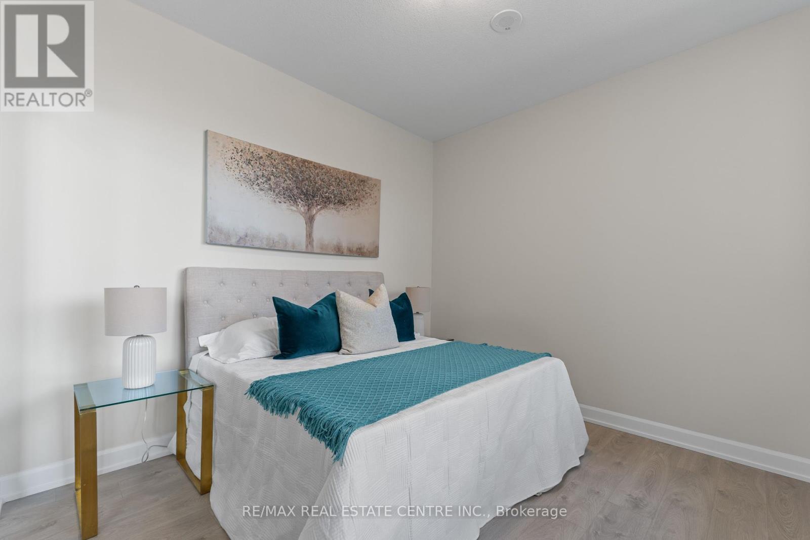 601 - 3220 William Coltson Avenue, Oakville, Ontario  L6H 7X9 - Photo 12 - W12126415
