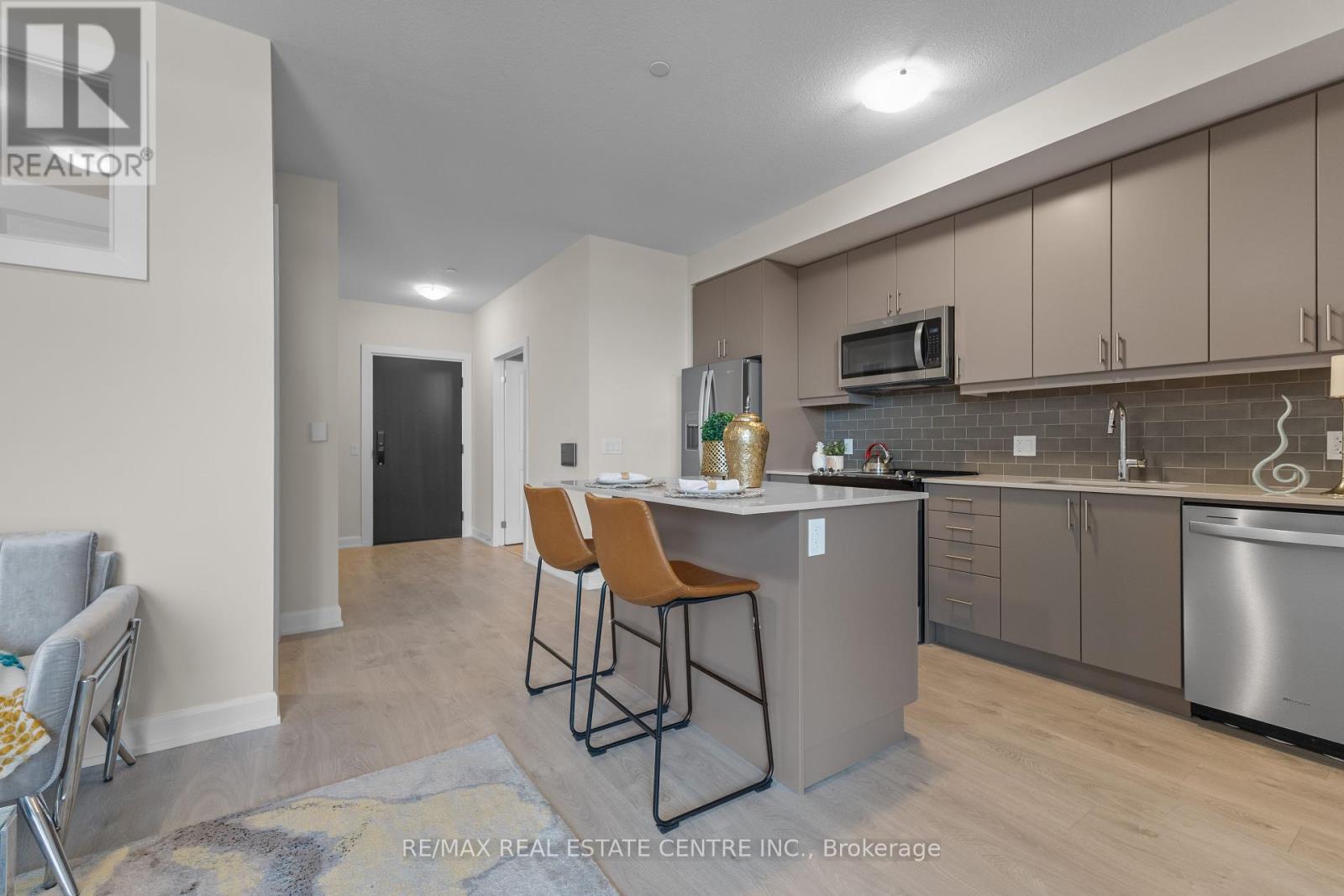 601 - 3220 William Coltson Avenue, Oakville, Ontario  L6H 7X9 - Photo 6 - W12126415
