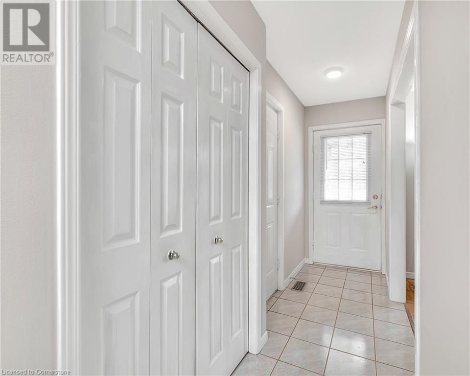 580 Old Huron Place, Kitchener, Ontario  N2R 1L8 - Photo 5 - 40714428