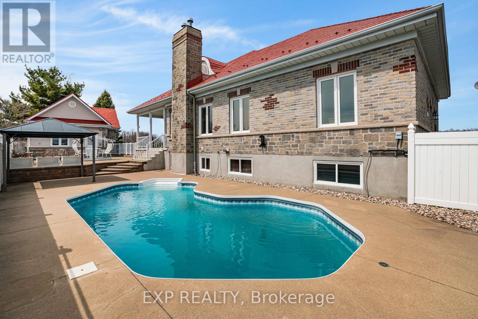 338 Belle Rive Street, Hawkesbury, Ontario  K6A 3S1 - Photo 34 - X12126438