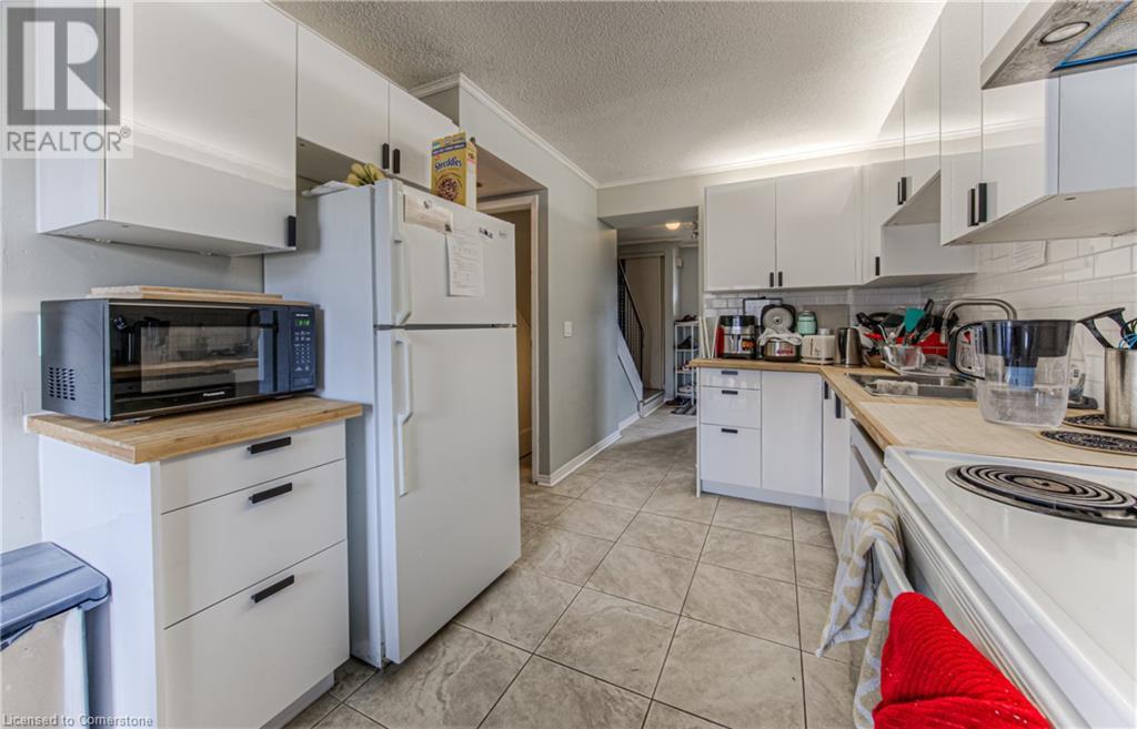 Property at 121 UNIVERSITY Avenue E Unit# 9 image 5