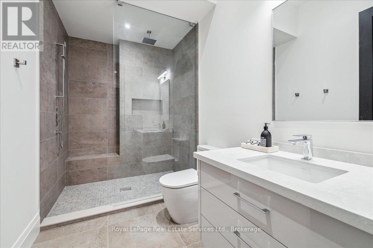70 Navy Street, Oakville, Ontario  L6J 2Y9 - Photo 32 - W12123710