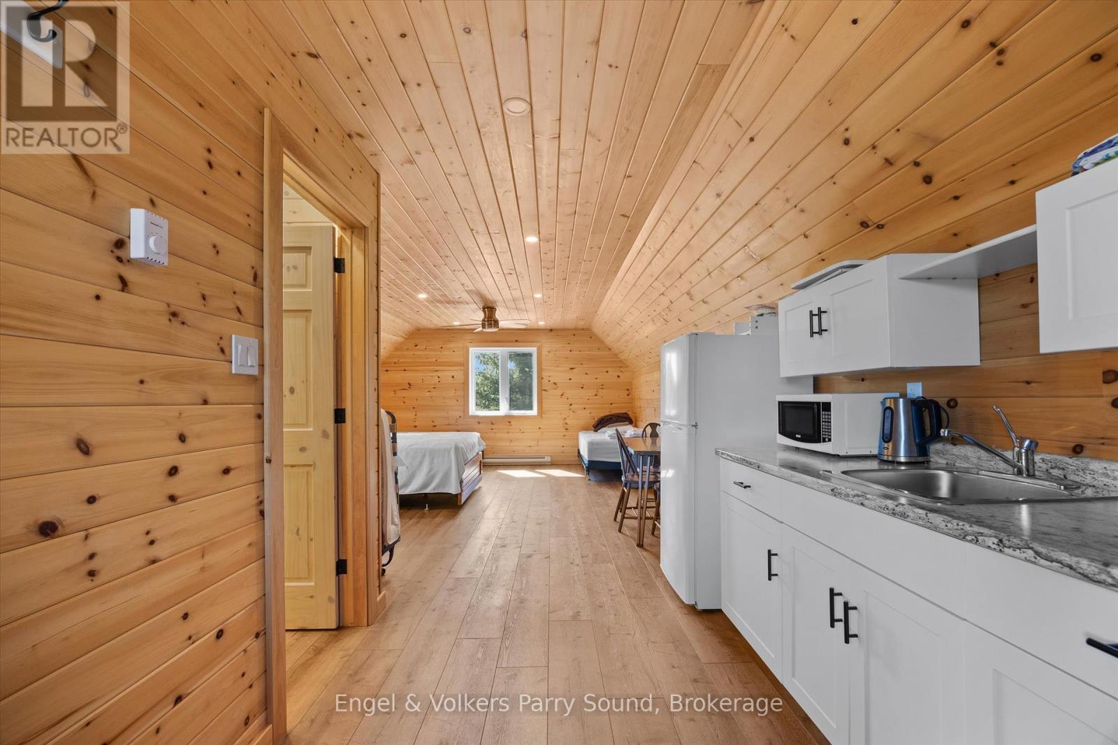 201 Loch Erne Road, Parry Sound, Ontario  P2A 2W7 - Photo 10 - X12124943
