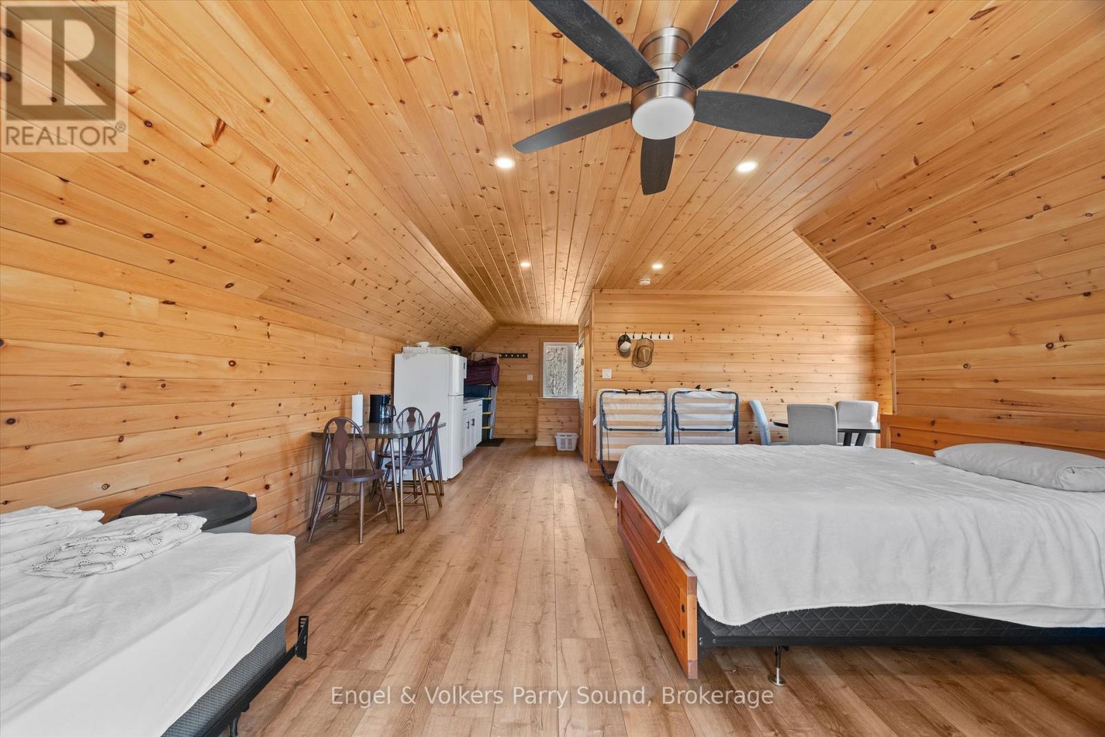 201 Loch Erne Road, Parry Sound, Ontario  P2A 2W7 - Photo 11 - X12124943