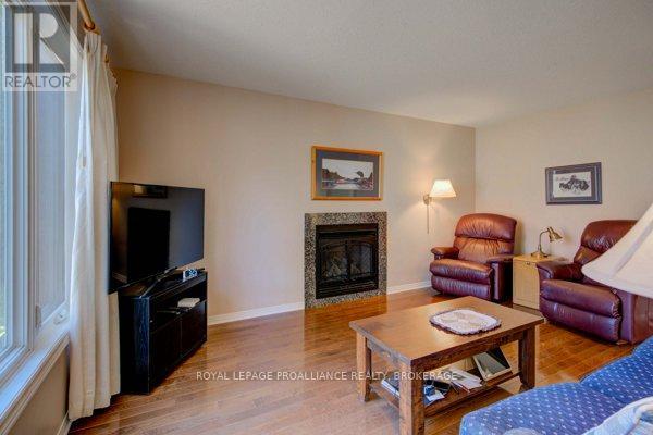 402 Briarwood Drive, Kingston, Ontario  K7M 7V1 - Photo 17 - X12126491