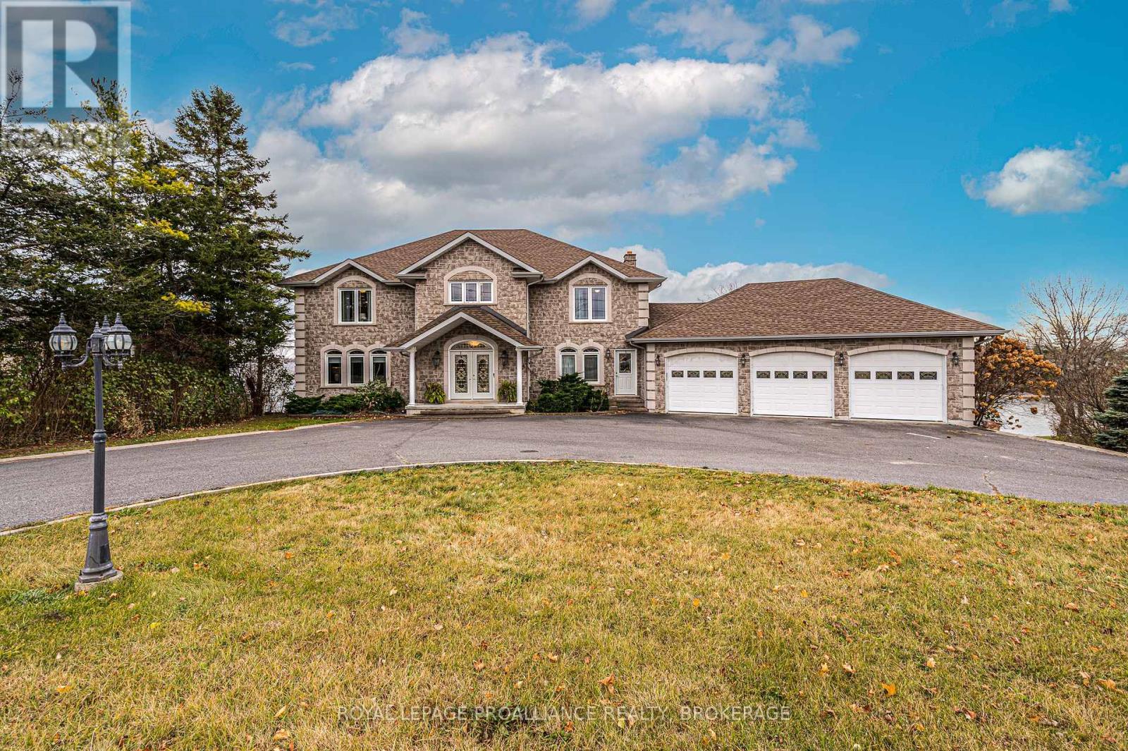 4734 LAKESIDE LANE, loyalist (lennox and addington - south), Ontario