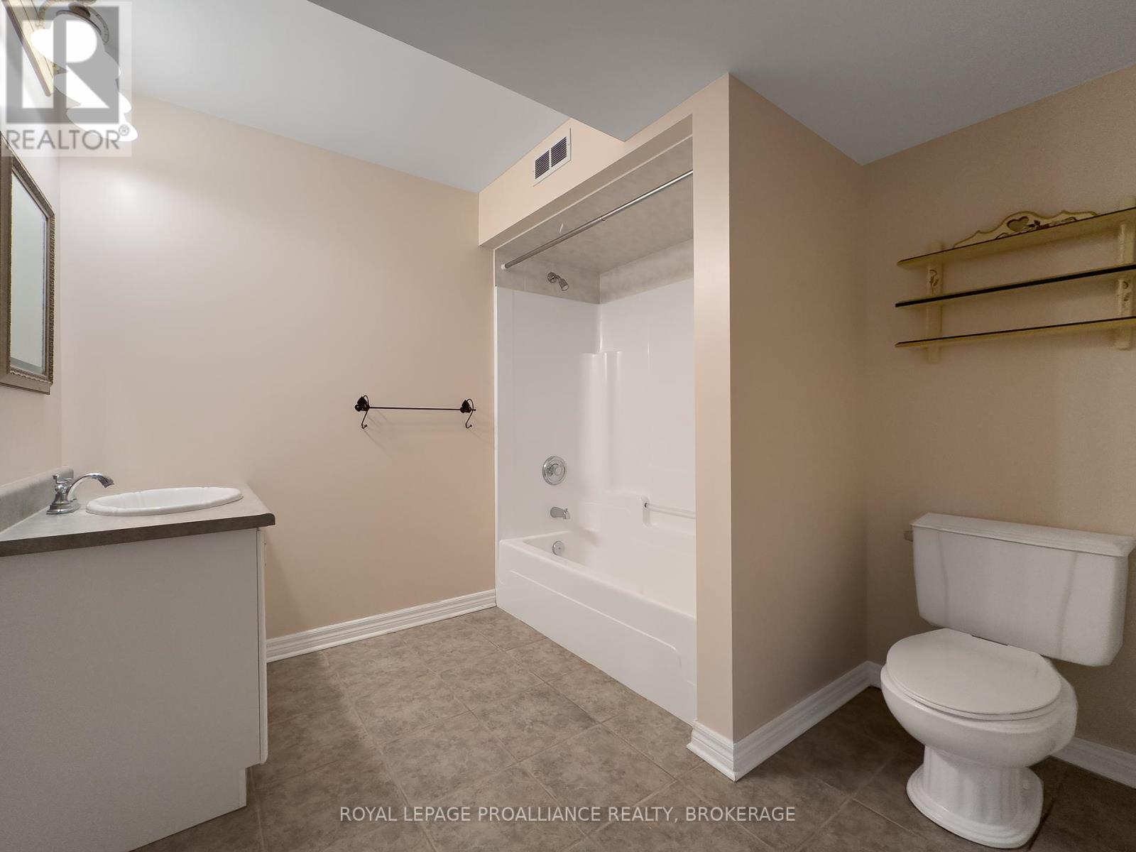 4734 Lakeside Lane, Loyalist, Ontario  K0H 1G0 - Photo 37 - X12126500