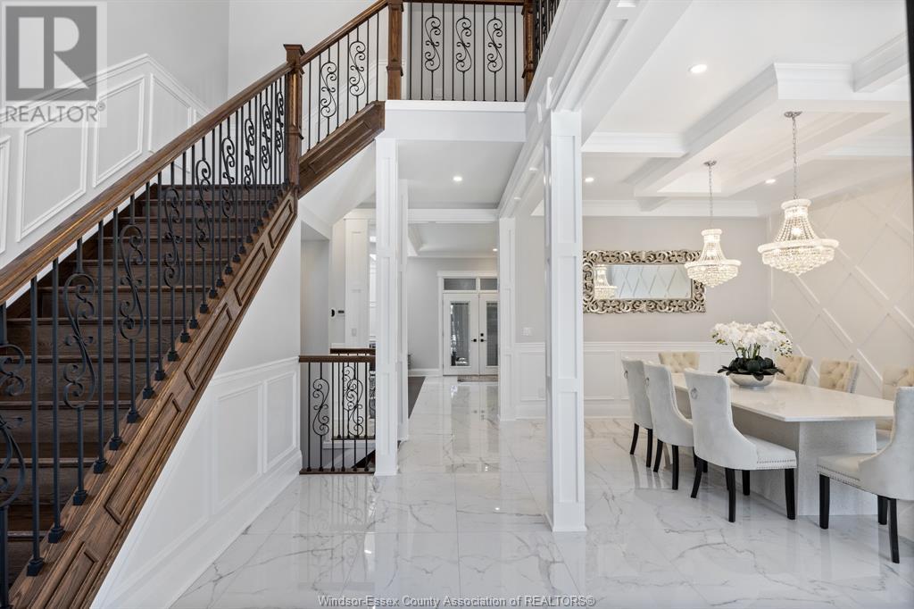 Property at 600 KENWOOD image 3