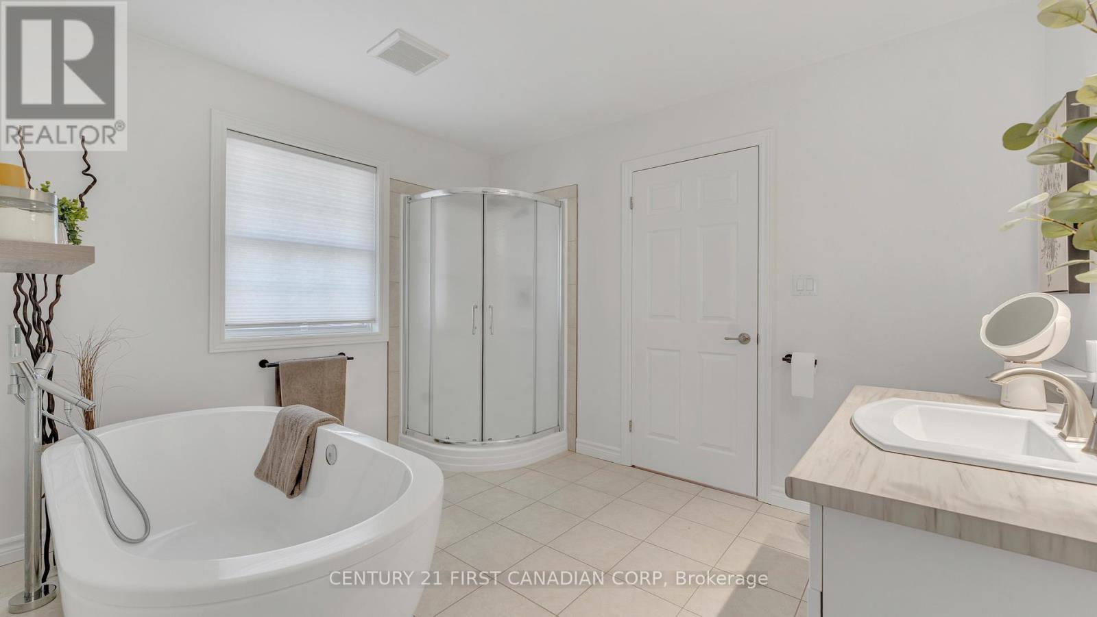 2606 Emerson Street, Strathroy-Caradoc, Ontario  N0L 1W0 - Photo 17 - X12126450