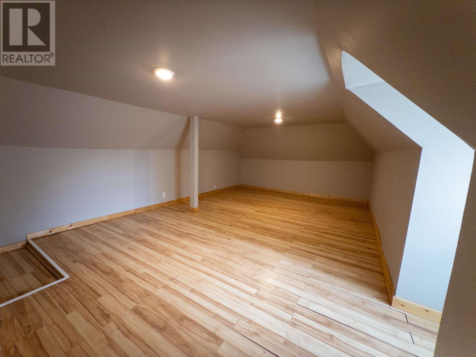 2 Mcquillan Street, Kenora, Ontario  P9N 3S5 - Photo 27 - TB250852