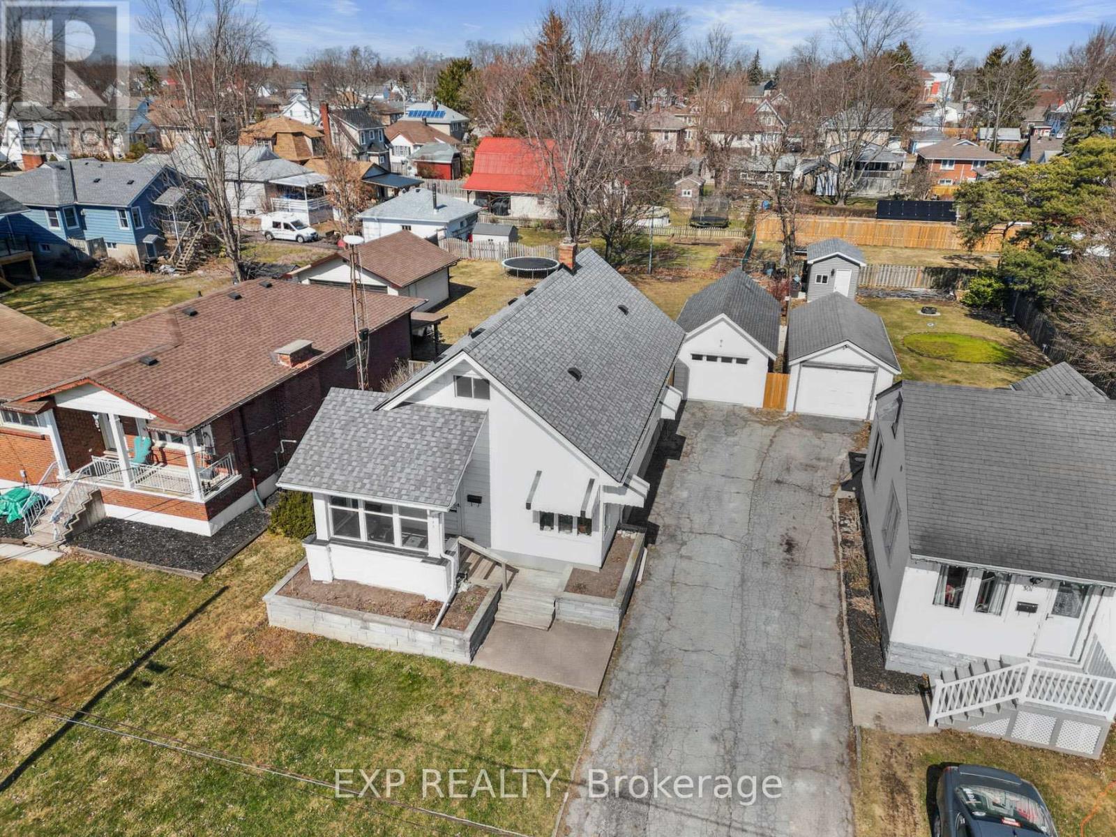 303 Ash Street, Port Colborne, Ontario  L3K 2X4 - Photo 2 - X12126449