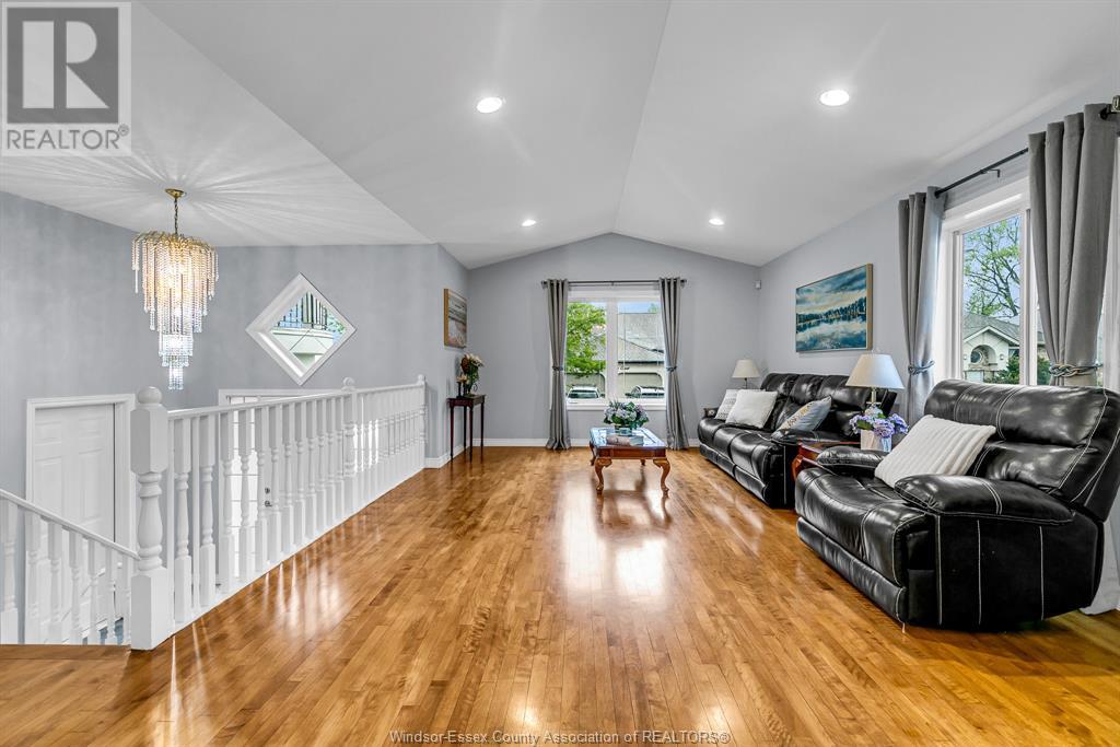 2659 Sorrento Court, Windsor, Ontario  N9E 4V6 - Photo 7 - 25011101