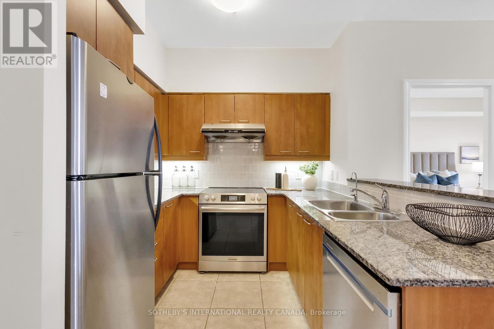506 - 451 Rosewell Avenue, Toronto, Ontario  M4R 2H8 - Photo 4 - C12126473