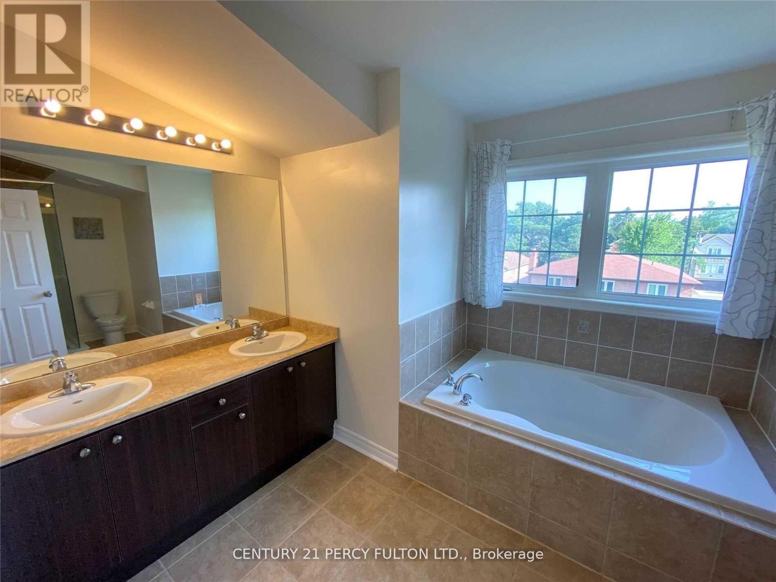 E - 169 Finch Avenue E, Toronto, Ontario  M2N 4R8 - Photo 14 - C12126487