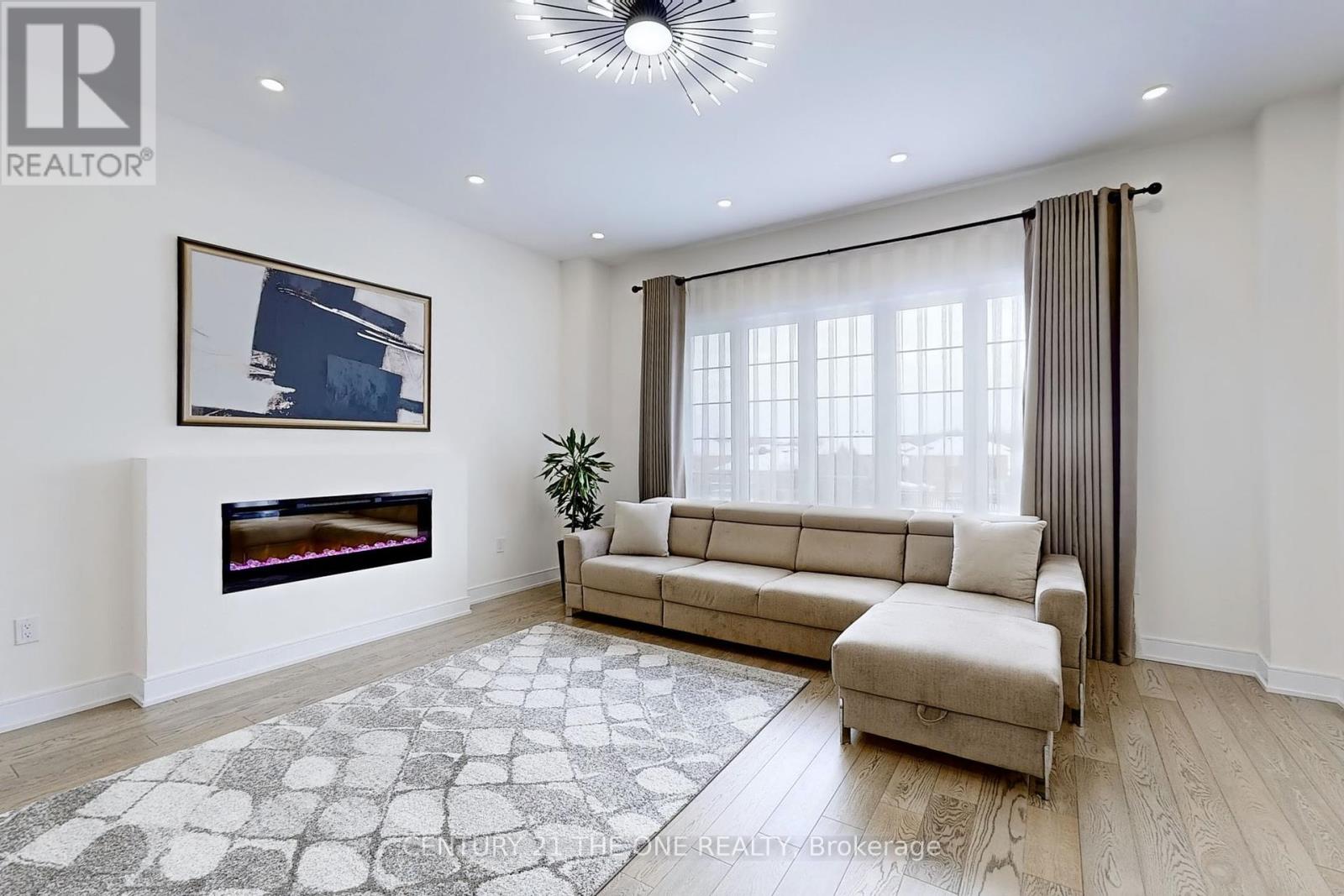 Property at 1361 BLACKMORE STREET image 4