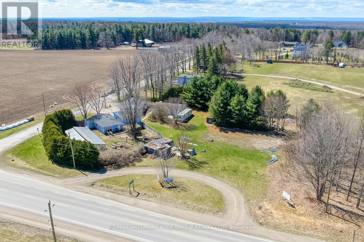 1008 Rainbow Valley Road W, Springwater, Ontario  L0L 2K0 - Photo 16 - S12126451