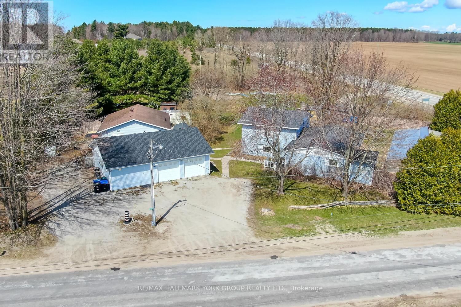 1008 Rainbow Valley Road W, Springwater, Ontario  L0L 2K0 - Photo 17 - S12126451