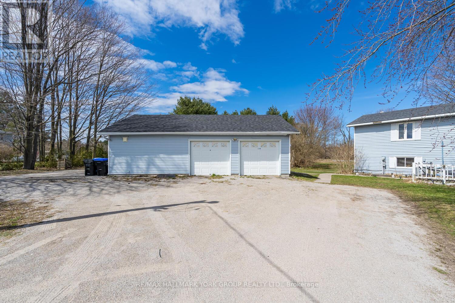 1008 Rainbow Valley Road W, Springwater, Ontario  L0L 2K0 - Photo 22 - S12126451
