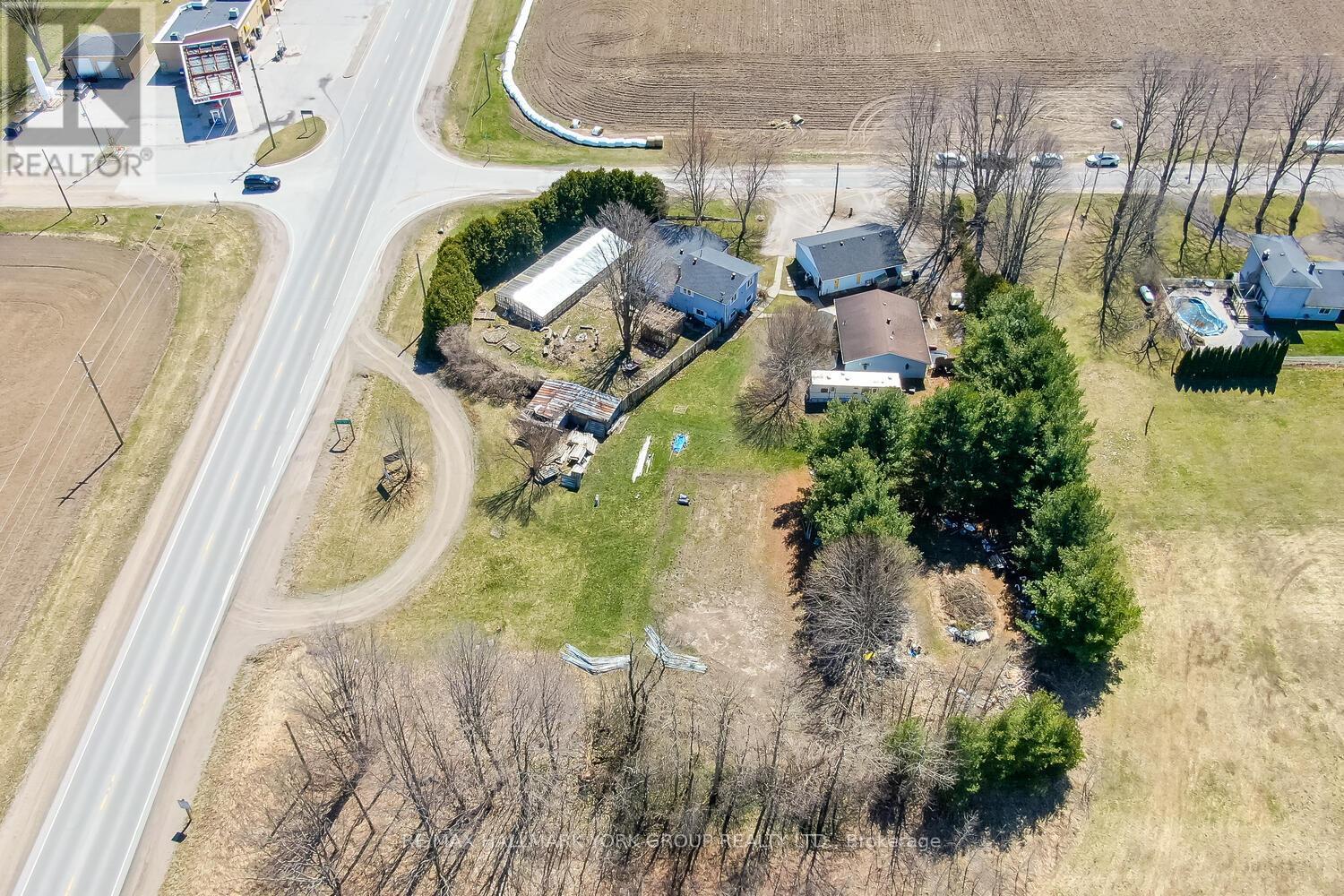 1008 Rainbow Valley Road W, Springwater, Ontario  L0L 2K0 - Photo 8 - S12126451