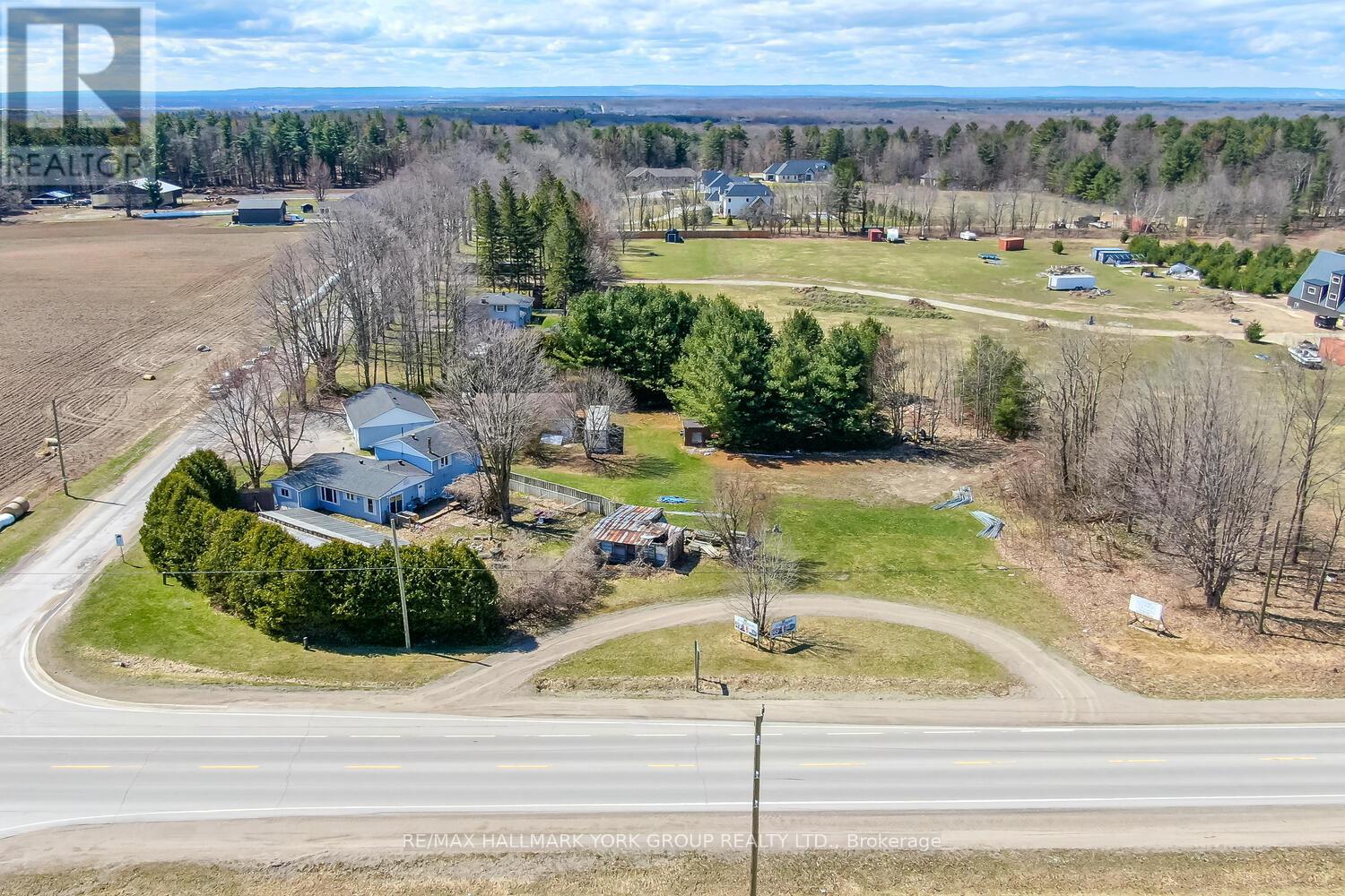1008 Rainbow Valley Road W, Springwater, Ontario  L0L 2K0 - Photo 15 - S12126452