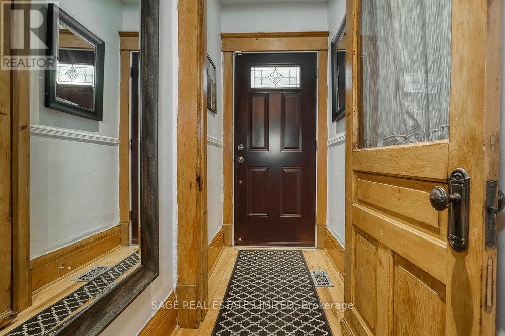 768 Shaw Street, Toronto, Ontario  M6G 3M1 - Photo 3 - W12126462