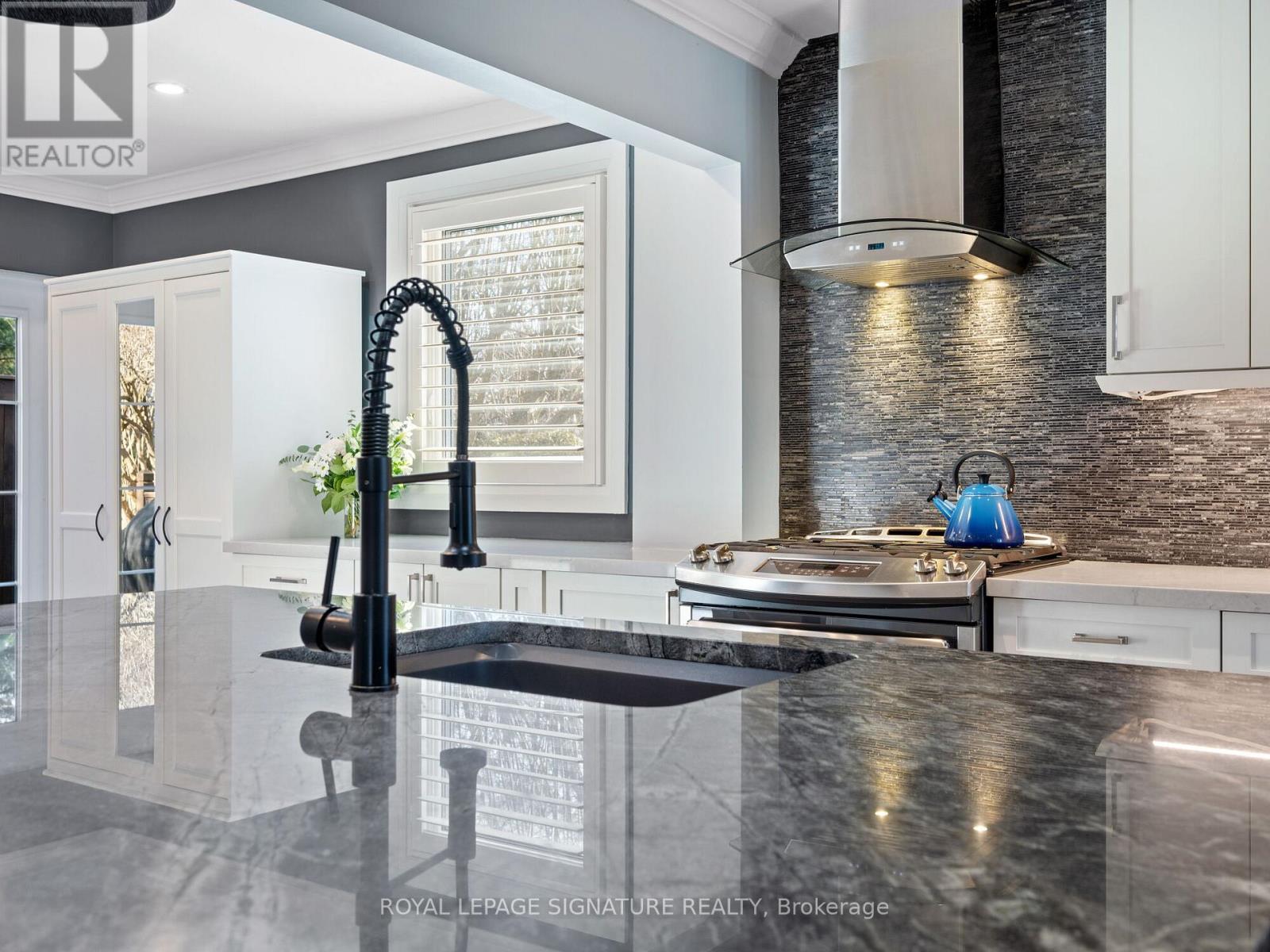 1445 Islington Avenue, Toronto, Ontario  M9A 3K8 - Photo 13 - W12126475
