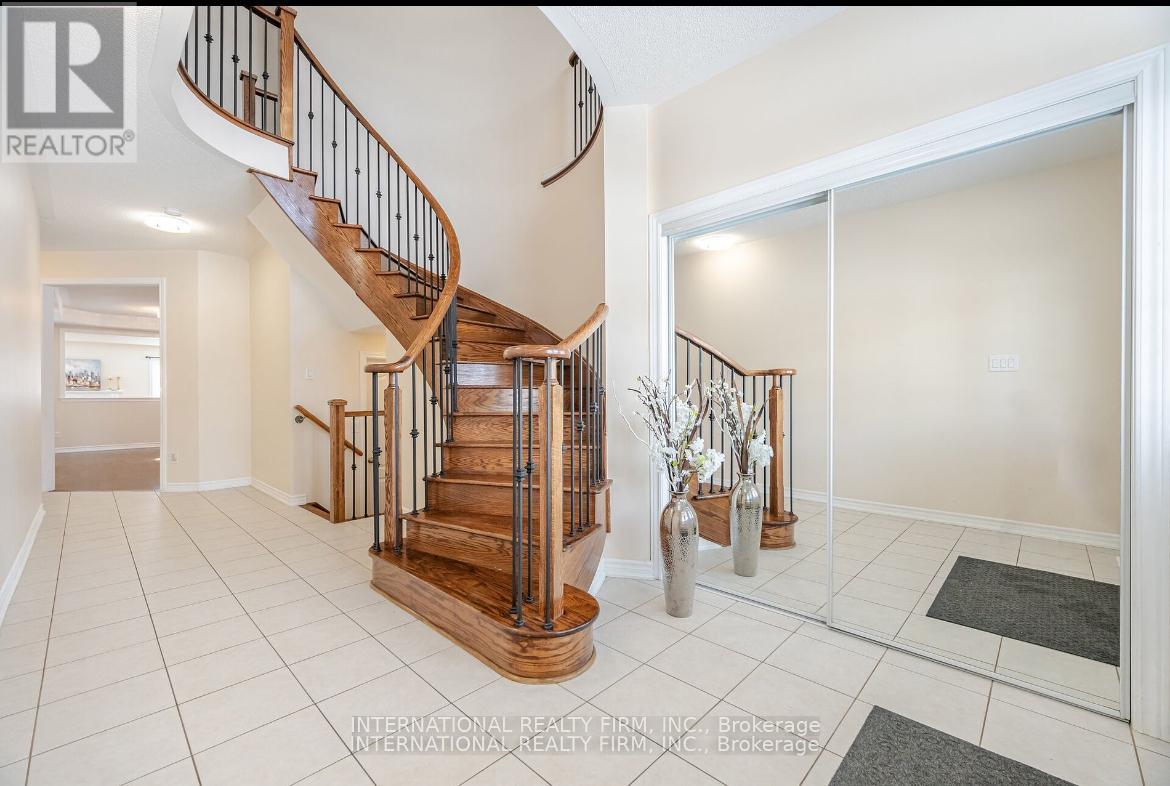1272 Sim Place, Milton, Ontario  L9T 7C7 - Photo 19 - W12126499