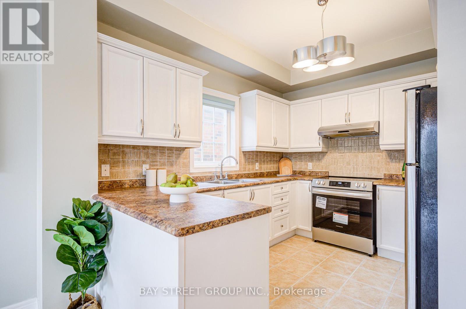 Property at 54 - 1085 HARROGATE DRIVE image 4