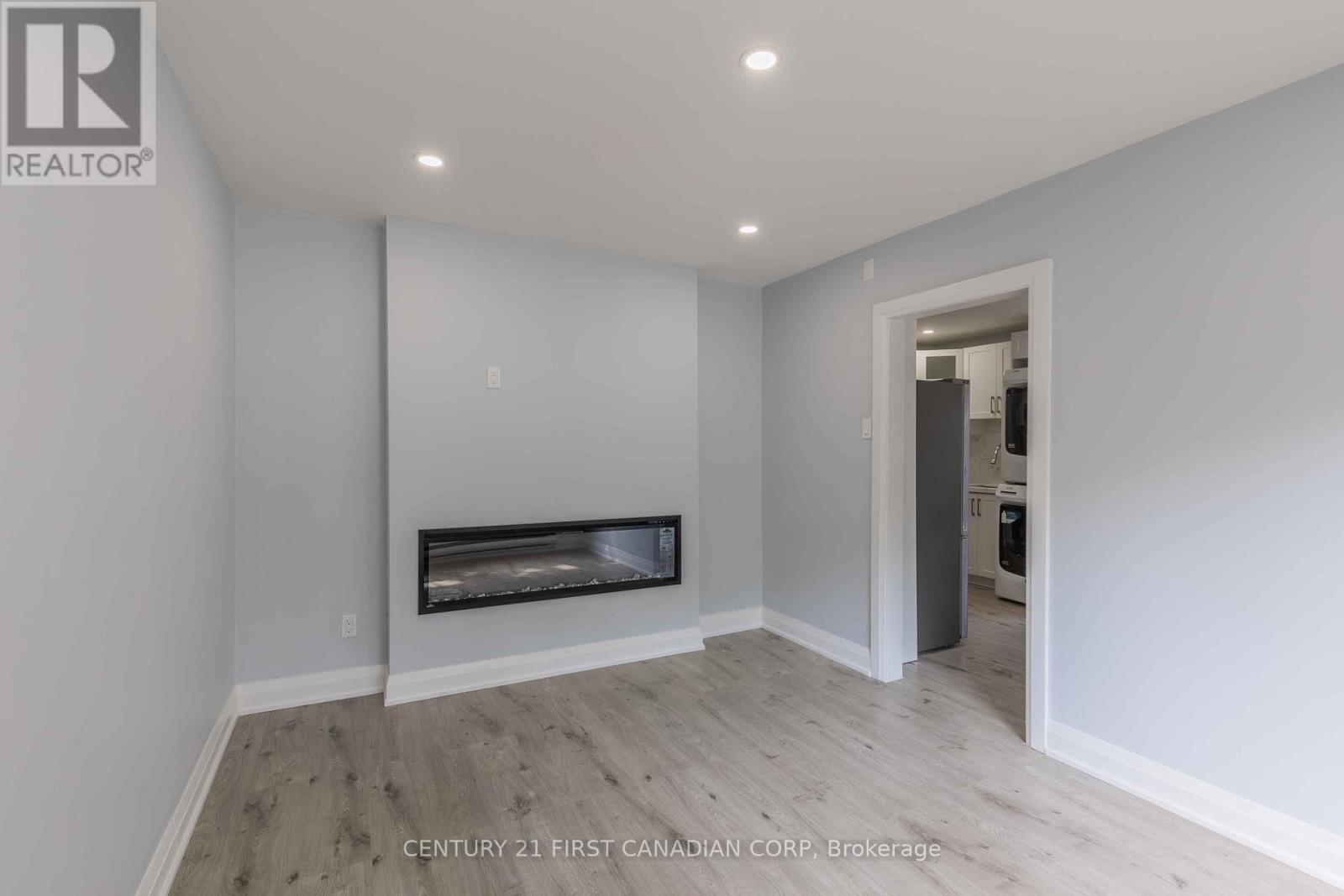 17 Carfrae Crescent, London South, Ontario  N6C 4A8 - Photo 11 - X12126523