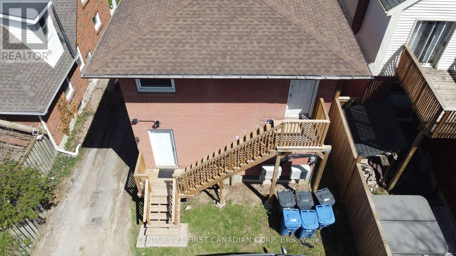 17 Carfrae Crescent, London South, Ontario  N6C 4A8 - Photo 30 - X12126523